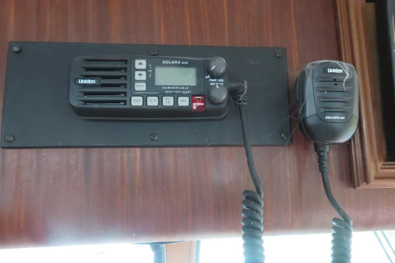 Rive' Gauche Yacht Photos Pics Uniden Solara DSC radio on 1986 Hatteras 58 Motor Yacht dashboard.