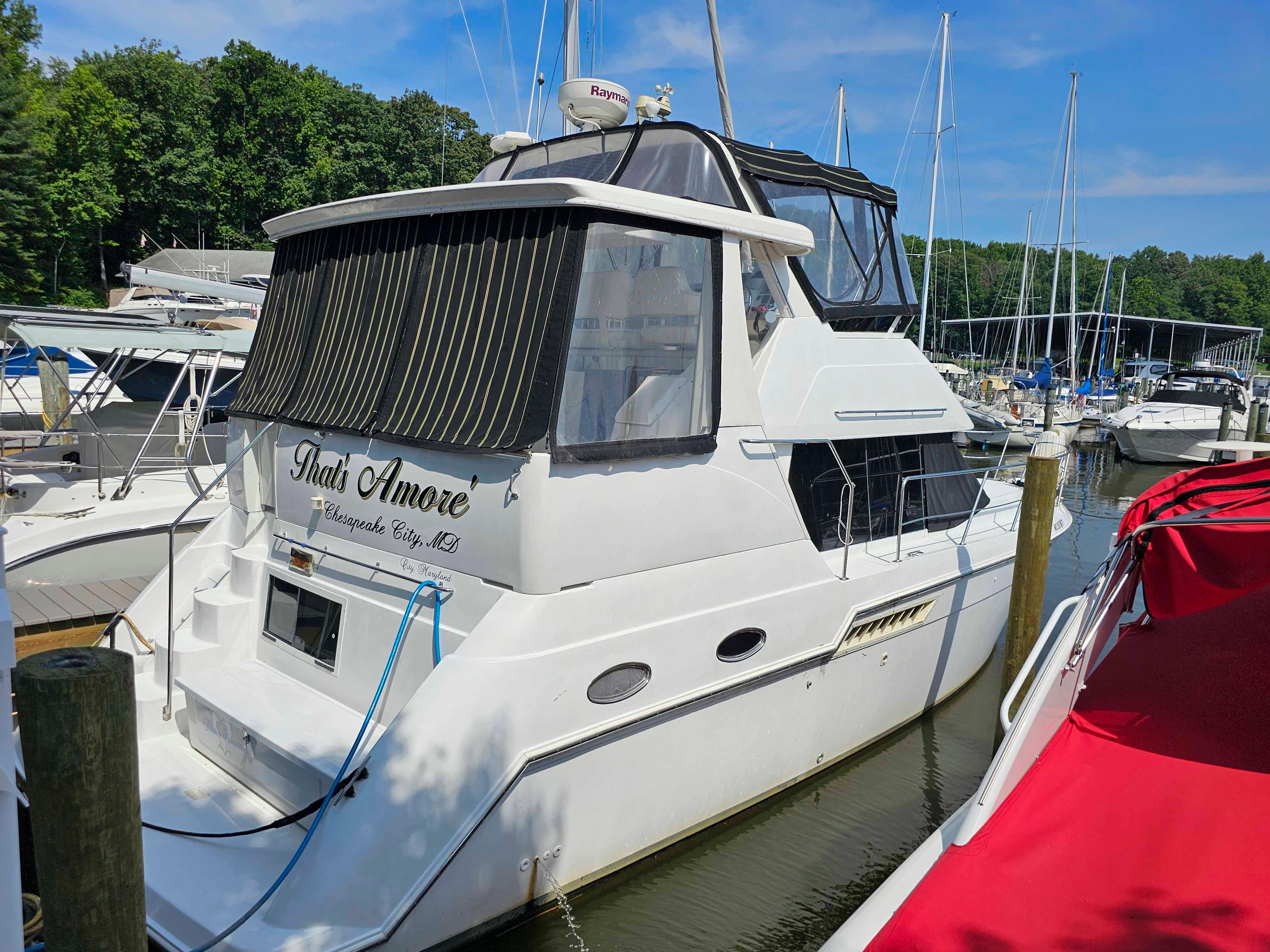 Carver 356 Aft Cabin Motor Yacht