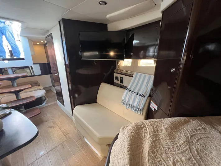  Yacht Photos Pics Interior of 2018 Sea Ray 350 Sundancer yacht with cozy seating and modern amenities.