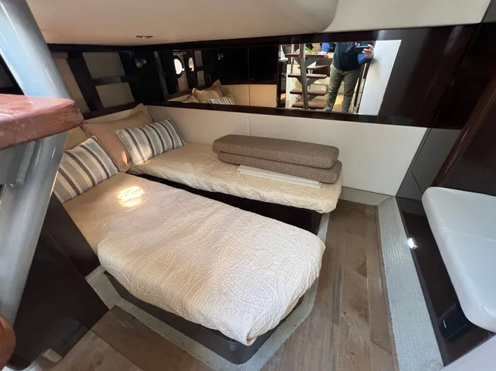 Yacht Photos Pics Interior of 2018 Sea Ray 350 Sundancer with twin beds and elegant decor.