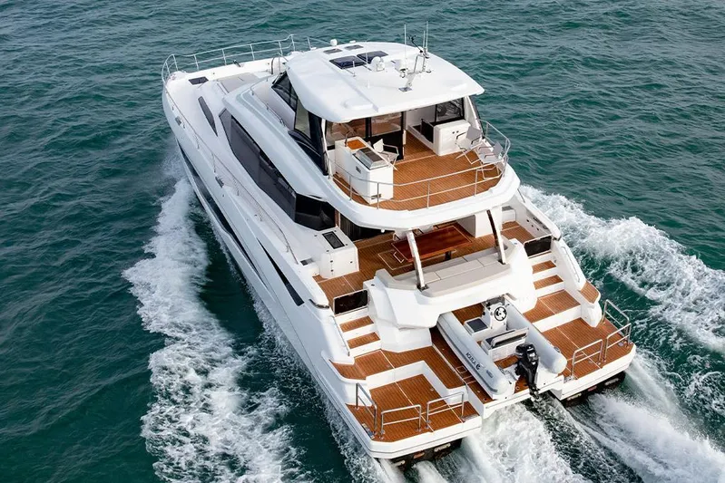  Yacht Photos Pics 2023-Aquila-70-Luxury-MarineMax