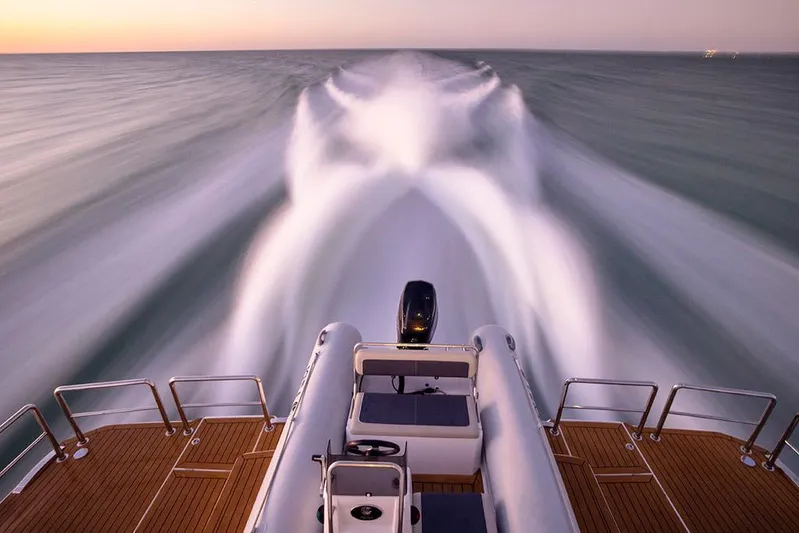  Yacht Photos Pics 2023-Aquila-70-Luxury-MarineMax