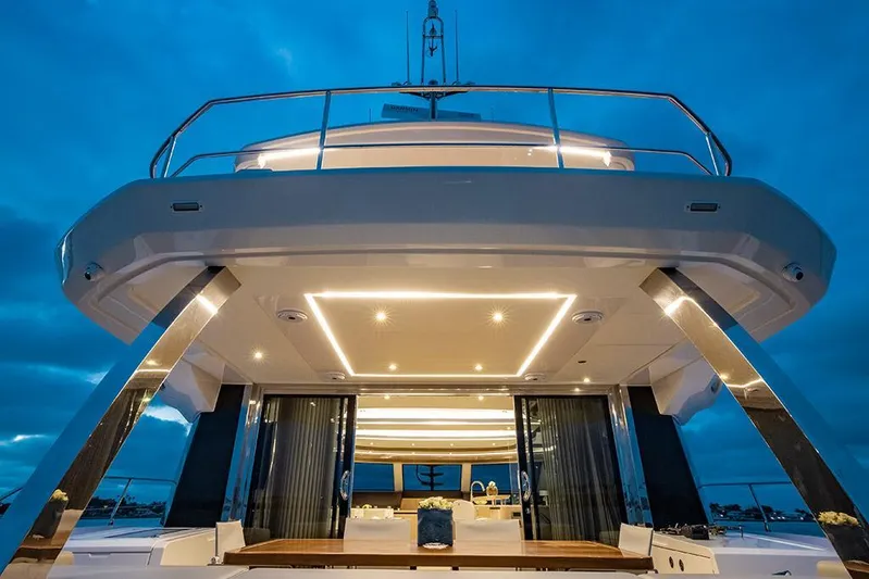  Yacht Photos Pics 2023-Aquila-70-Luxury-MarineMax