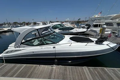 Cruisers Yachts 35 Express