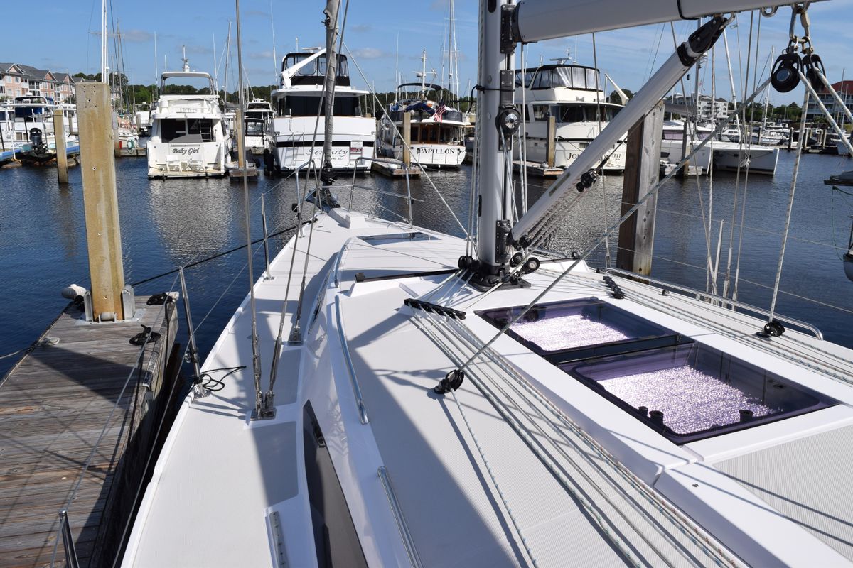 2020 Catalina 43 