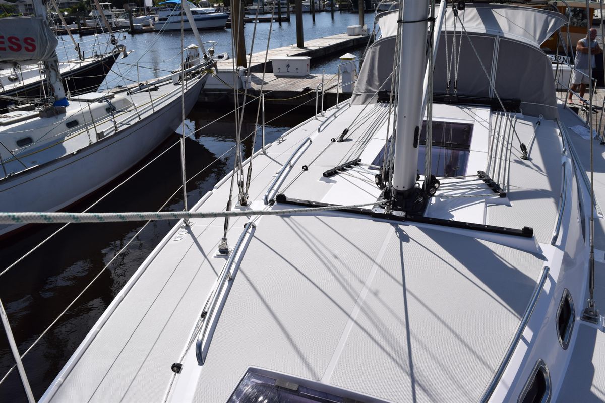 2020 Catalina 43 
