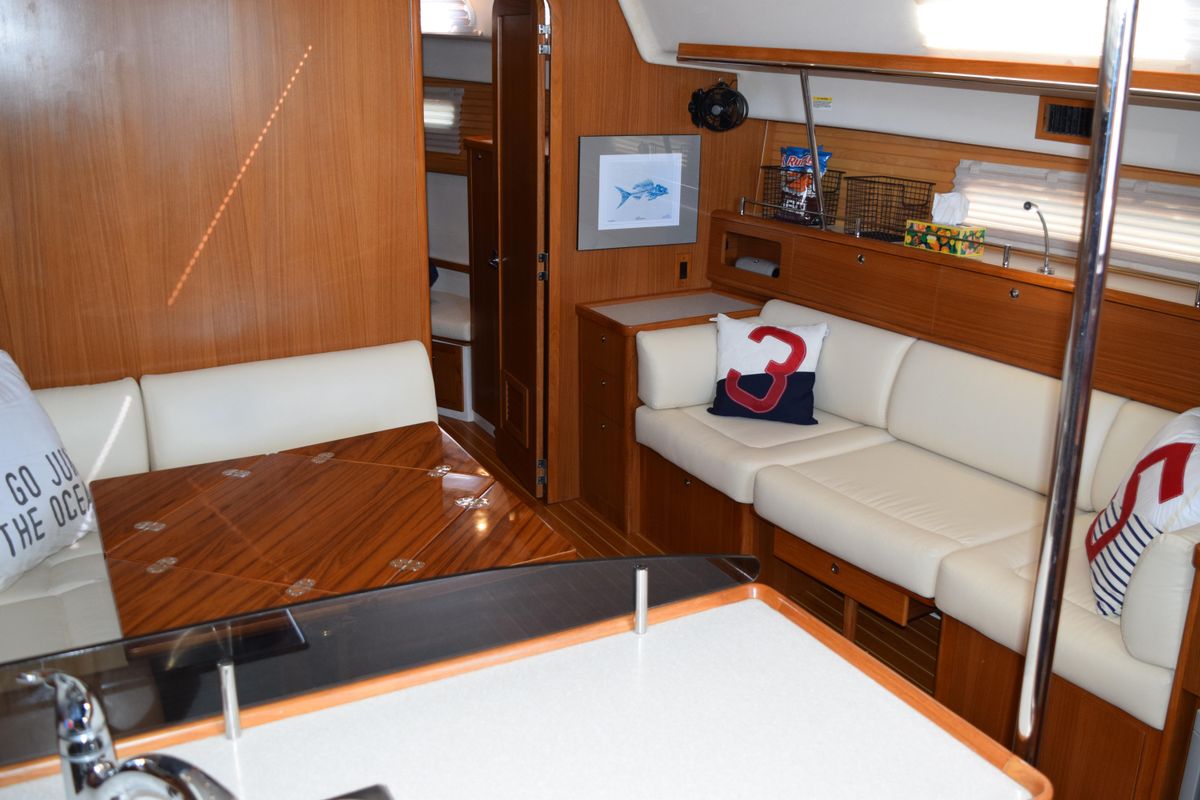 2020 Catalina 43 