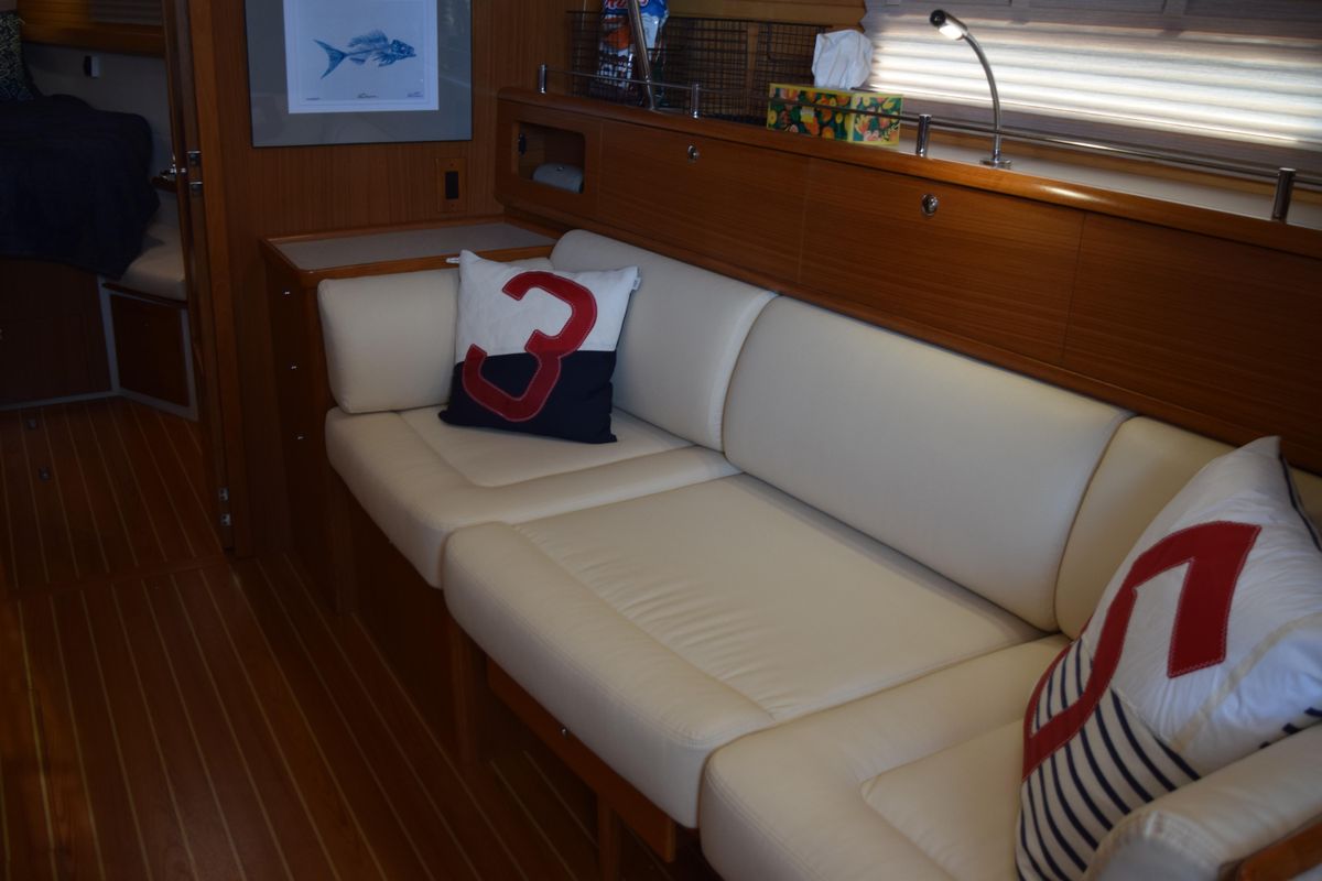2020 Catalina 43 