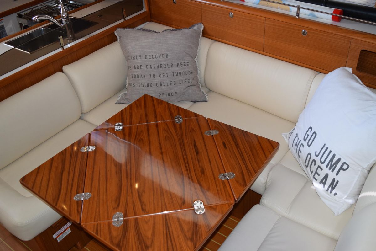 2020 Catalina 43 