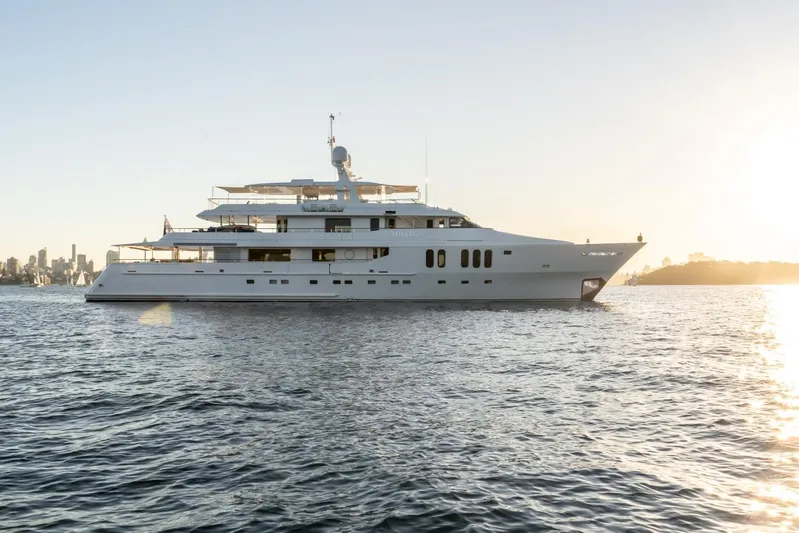 Moatize Yacht Photos Pics 