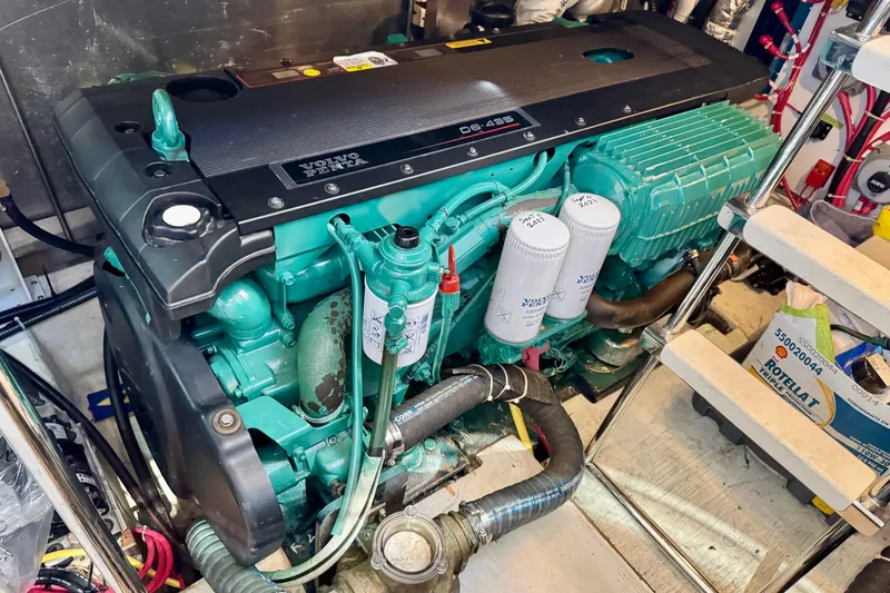 Water Baby Yacht Photos Pics Engine room of a 2007 Carver 43 Motor Yacht featuring a Volvo Penta engine.