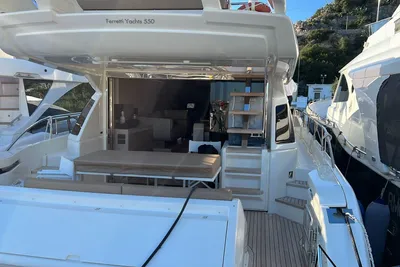 2019 Ferretti Yachts FERRETTI 550