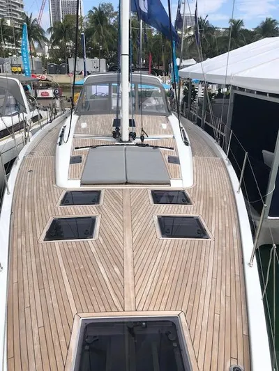 Caduceus Yacht Photos Pics 