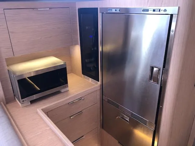 Caduceus Yacht Photos Pics 