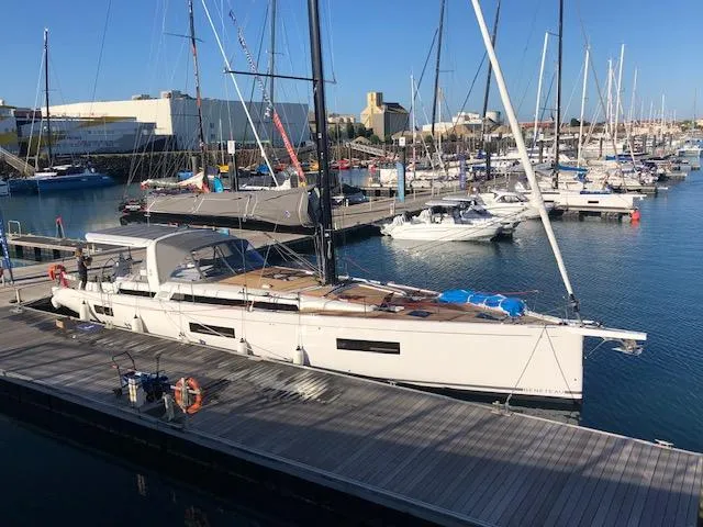Caduceus Yacht Photos Pics 