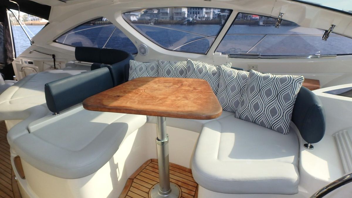 2006 Azimut 55 