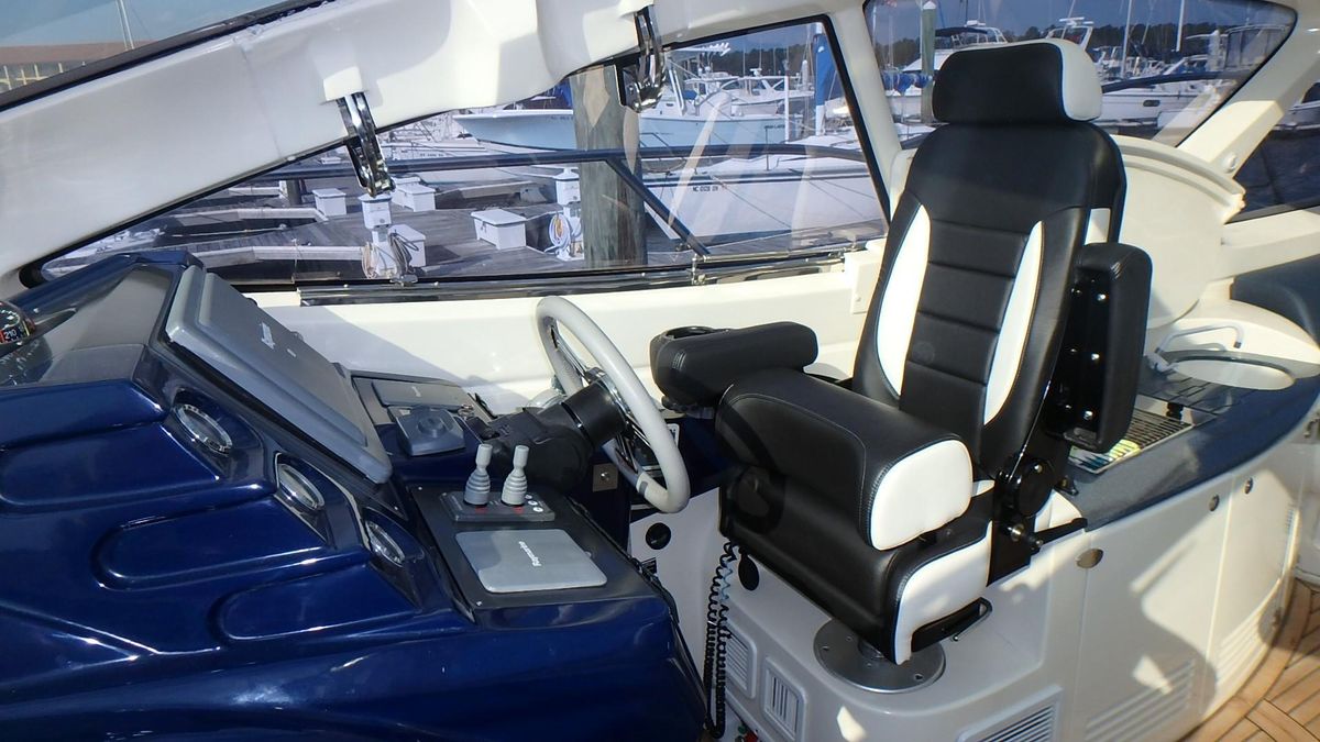 2006 Azimut 55 