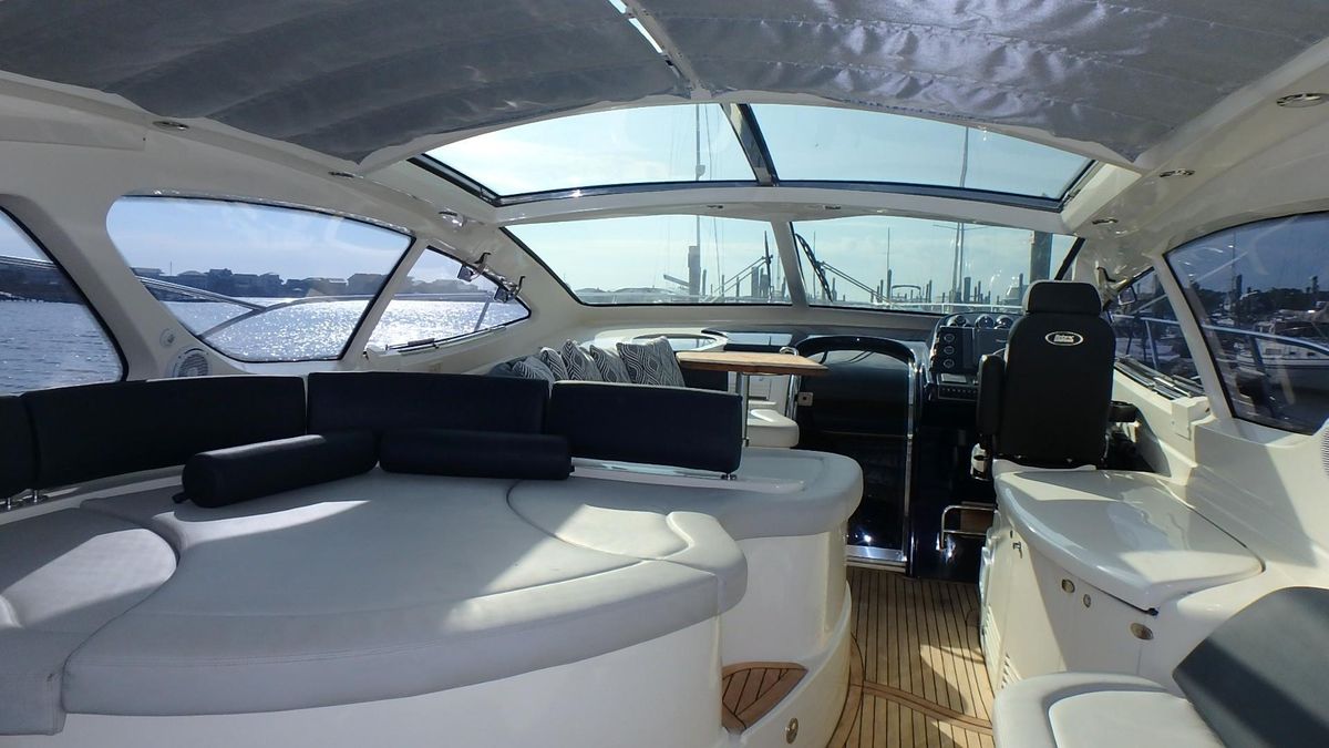 2006 Azimut 55 
