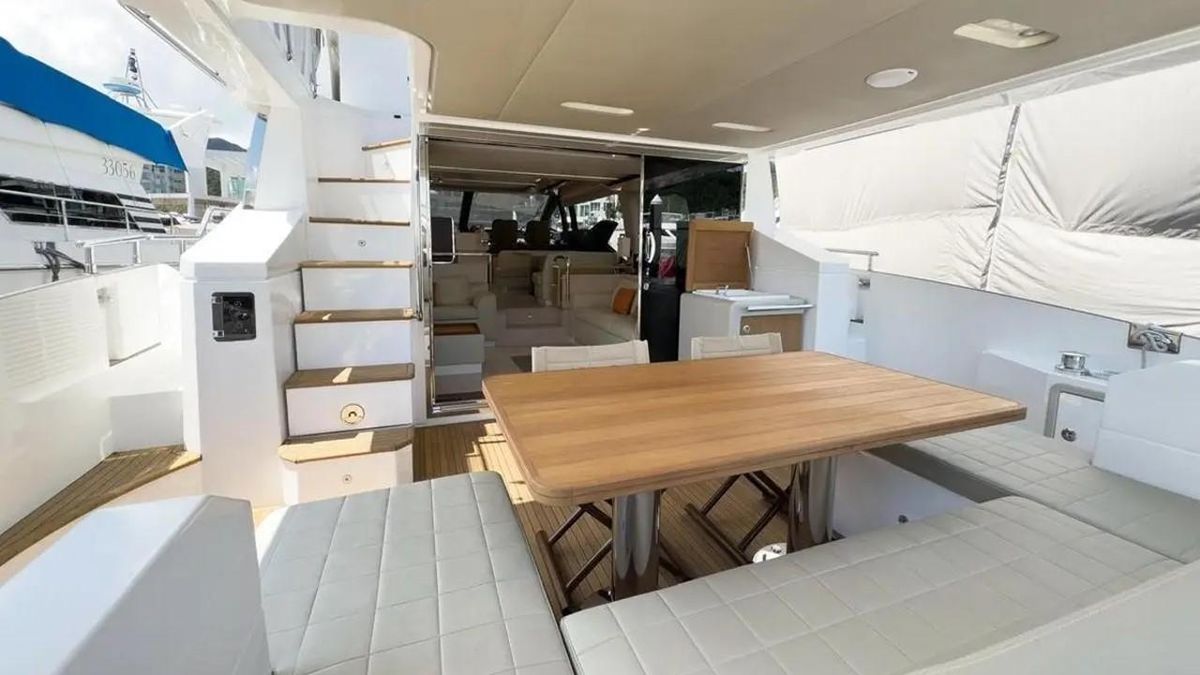2017 Azimut 68 