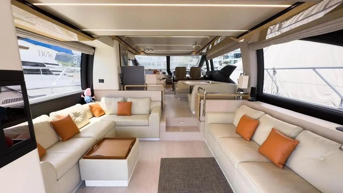 2017 Azimut 68 