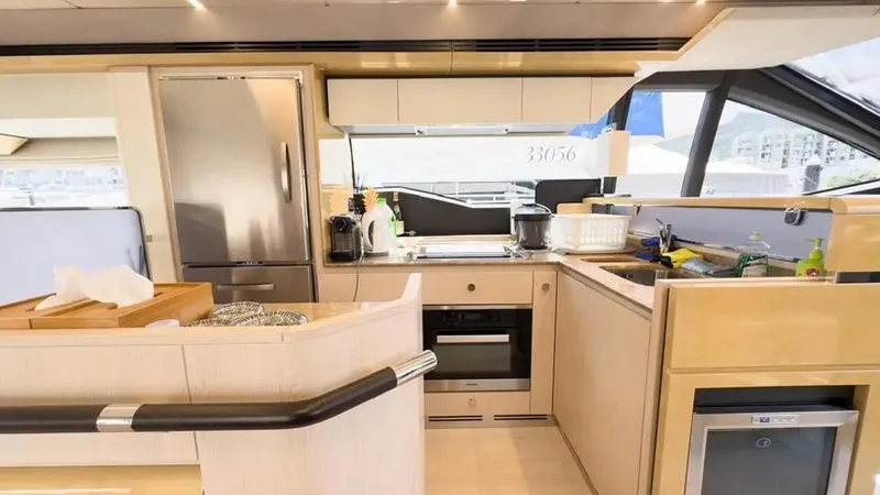  Yacht Photos Pics AZIMUT 66 FLY