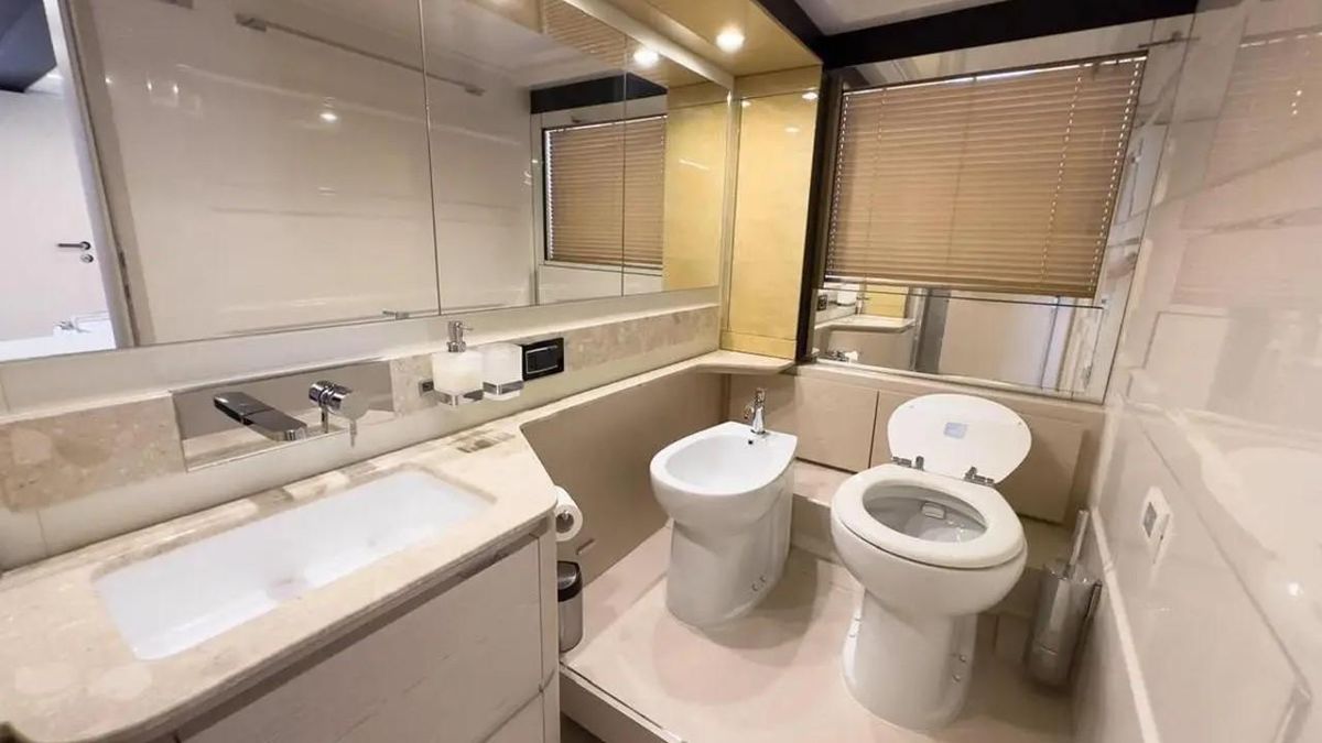 2017 Azimut 68 