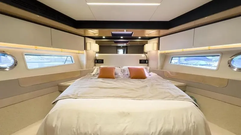  Yacht Photos Pics AZIMUT 66 FLY