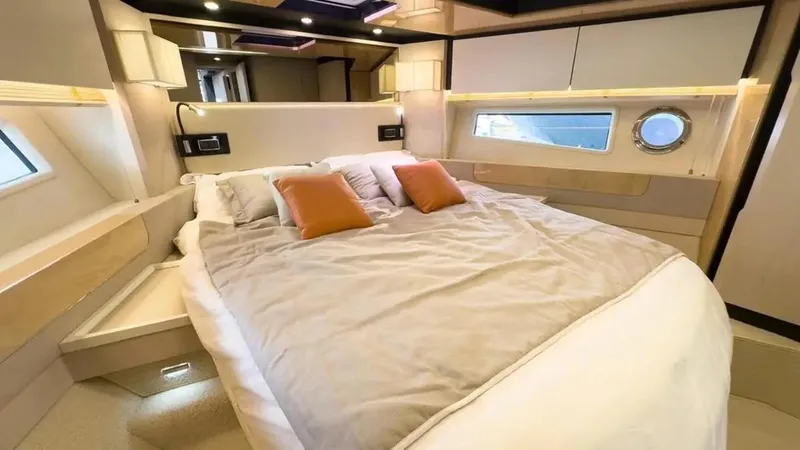  Yacht Photos Pics AZIMUT 66 FLY