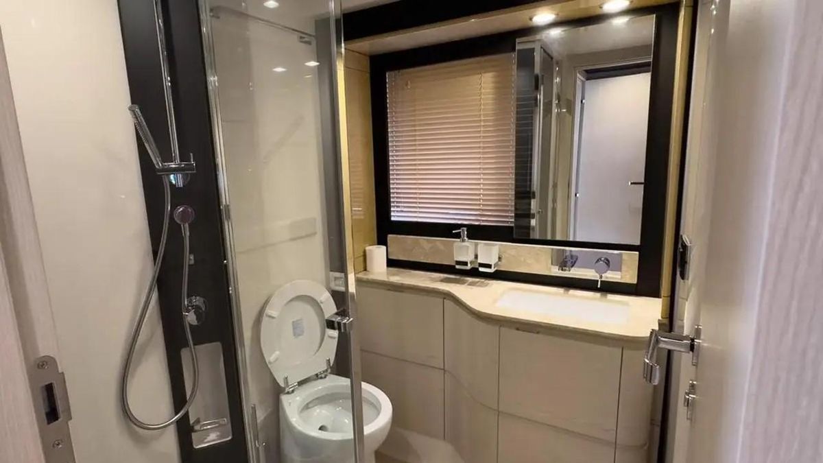 2017 Azimut 68 