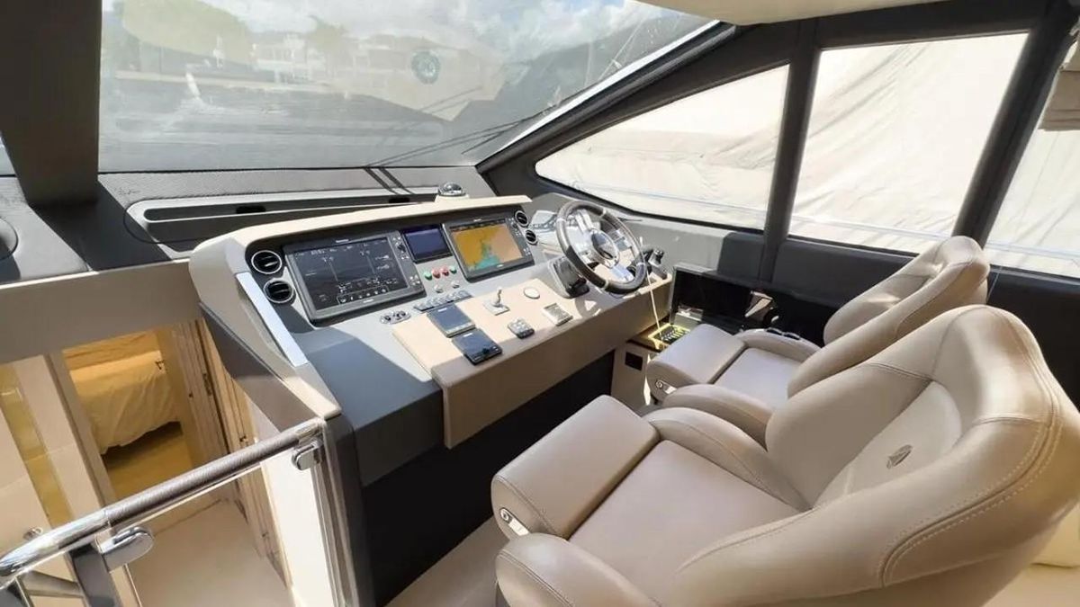 2017 Azimut 68 