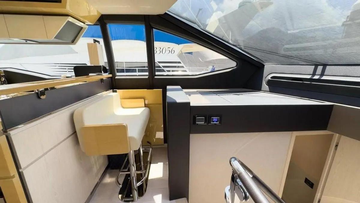 2017 Azimut 68 