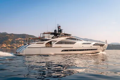 Pershing 140