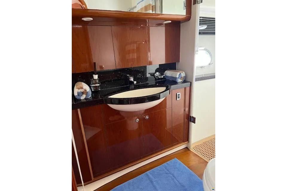 2006 Princess 68 