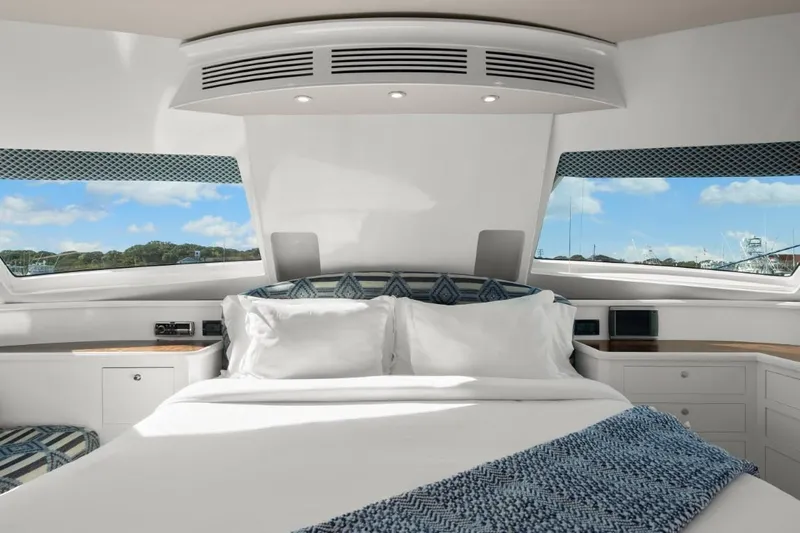 Pivot Yacht Photos Pics 