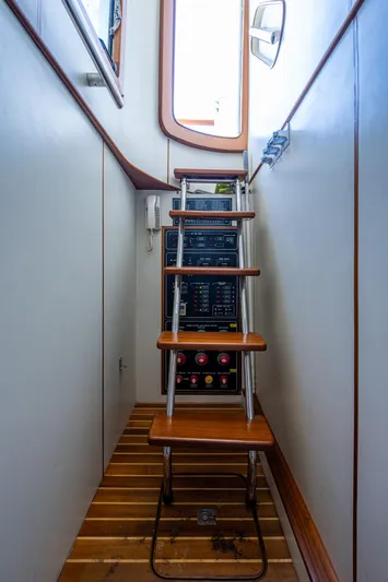 Pivot Yacht Photos Pics 