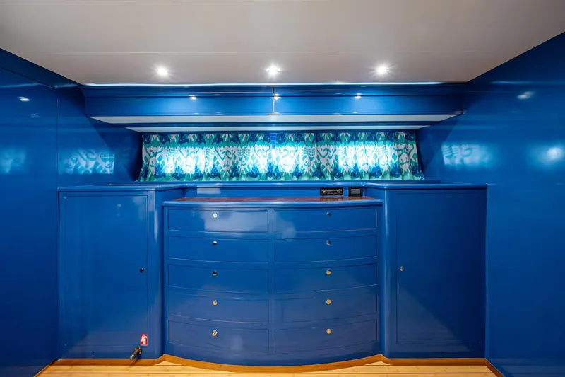 Pivot Yacht Photos Pics 