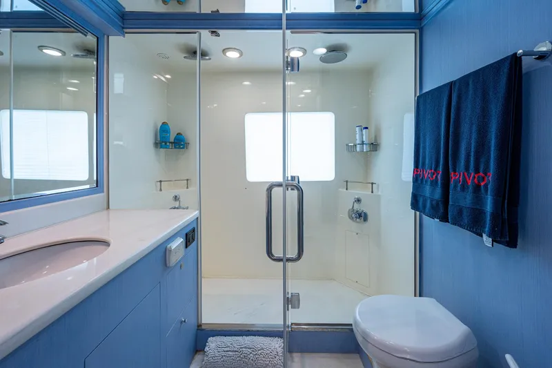 Pivot Yacht Photos Pics 