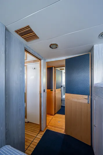 Pivot Yacht Photos Pics 