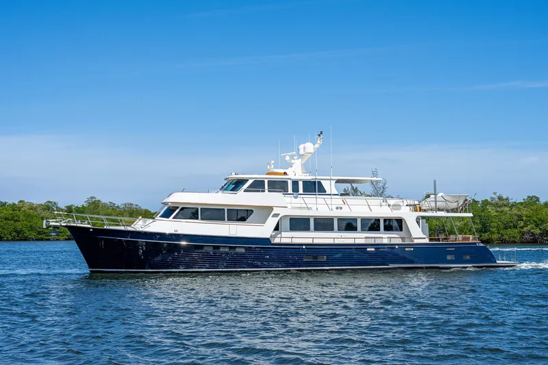 Pivot Yacht Photos Pics 