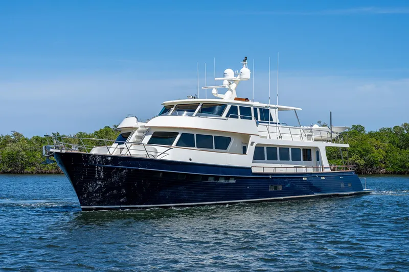 Pivot Yacht Photos Pics 