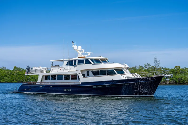 Pivot Yacht Photos Pics 