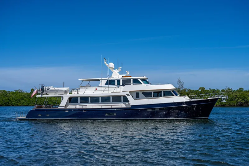 Pivot Yacht Photos Pics 