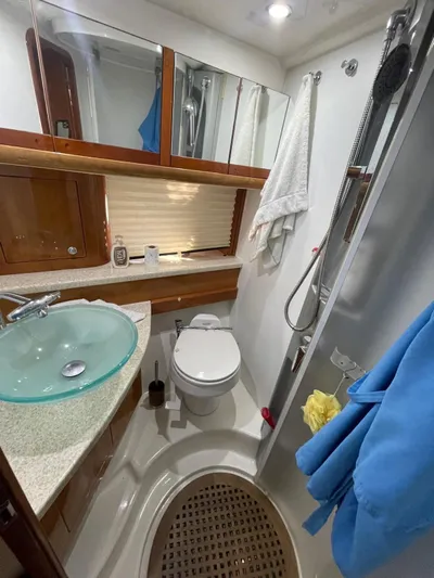  Yacht Photos Pics 2562774b-89d2-4a22-8882-83a1cbfd8150.jpeg