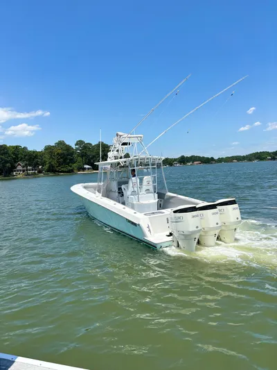 Hit-n-run Yacht Photos Pics 