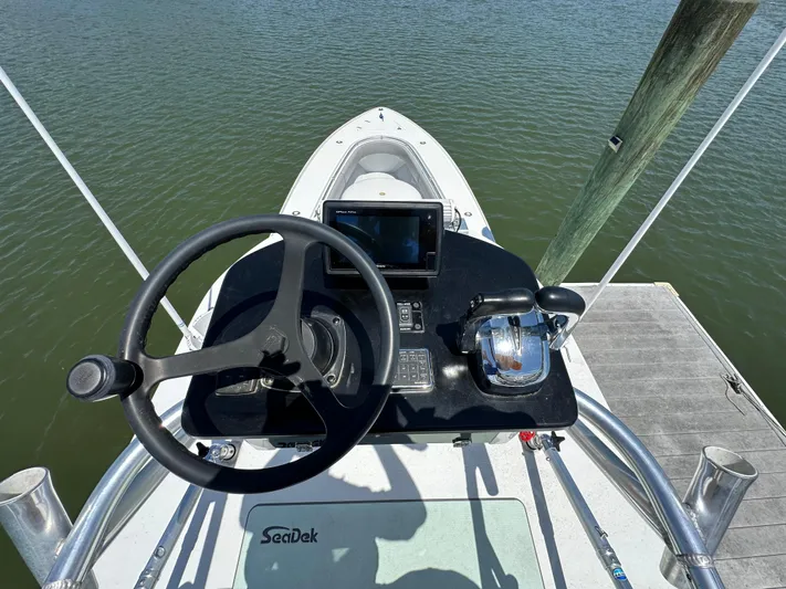 Hit-n-run Yacht Photos Pics 