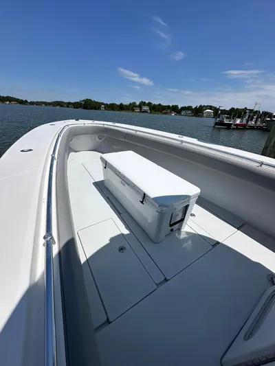 Hit-n-run Yacht Photos Pics 