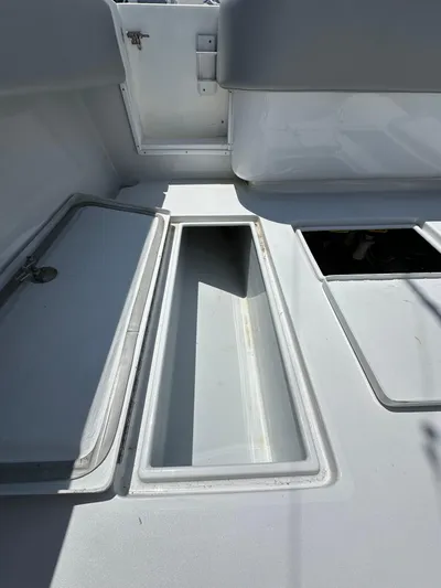 Hit-n-run Yacht Photos Pics 