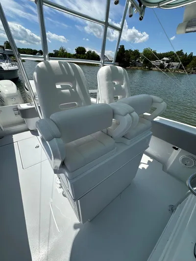 Hit-n-run Yacht Photos Pics 