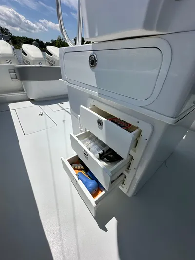 Hit-n-run Yacht Photos Pics 