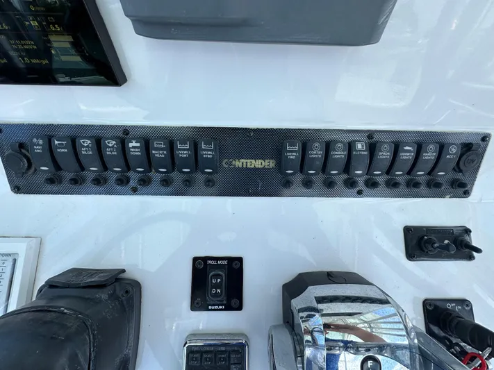 Hit-n-run Yacht Photos Pics 